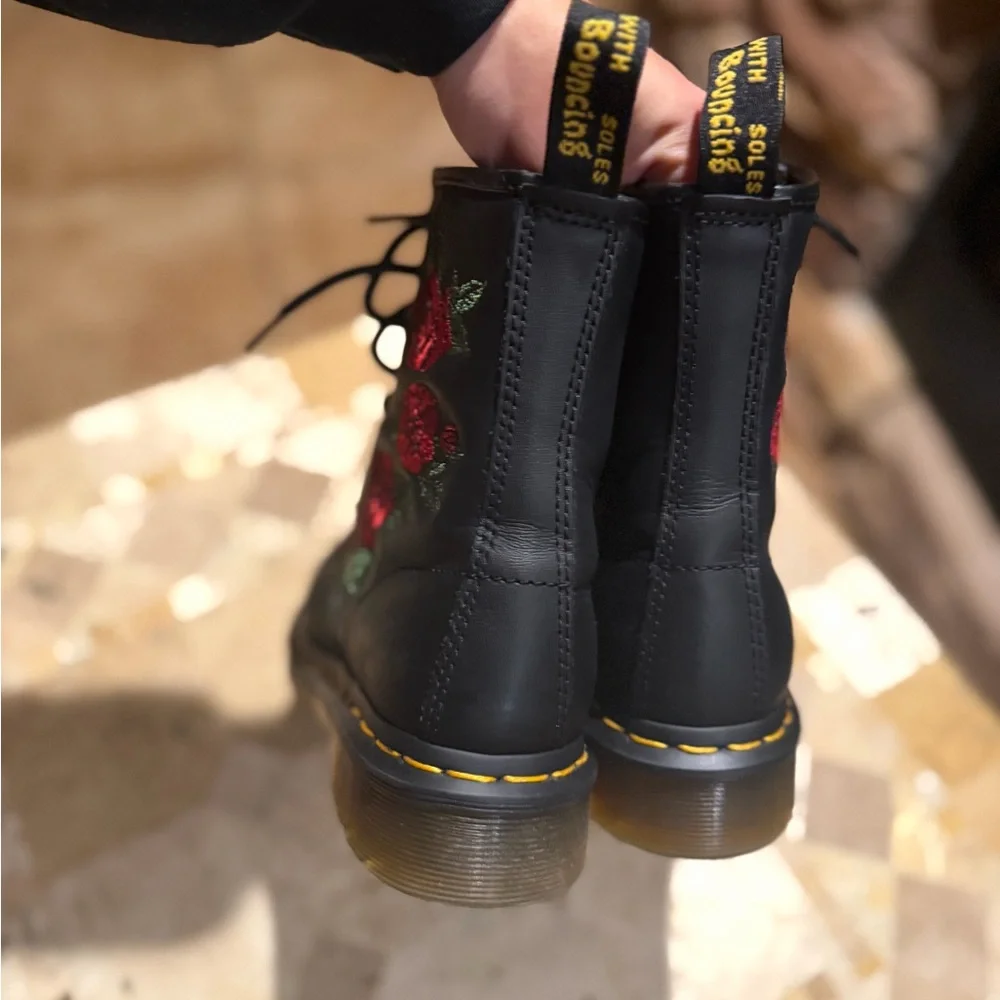 Dr marten Red Rose Embroidery 1461 - Picture 5 of 6